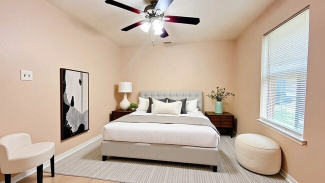 Building Photo - 208 Laurie Ln