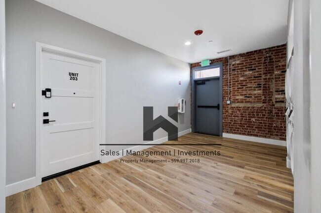 Building Photo - 151 S K St