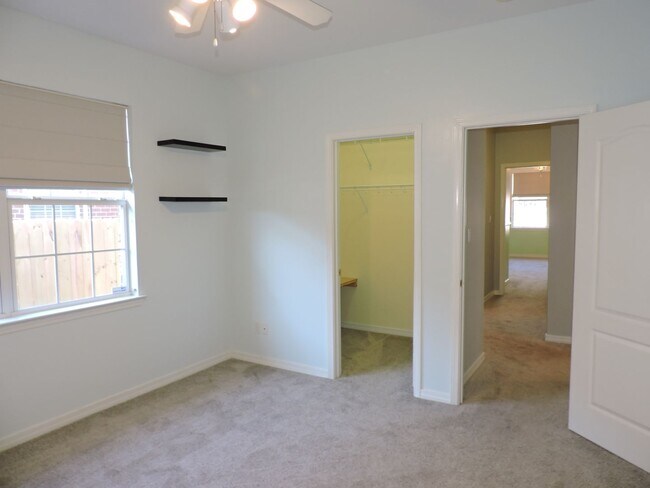 Building Photo - Just minutes to NAS Pensacola & Perdido Key