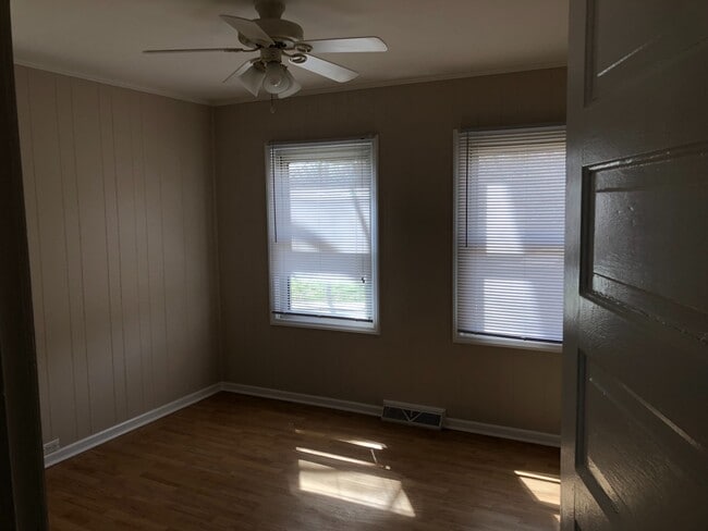 Building Photo - 902 Bringle Ferry Rd