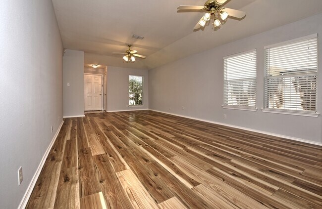 Building Photo - GREAT SINGLE STORY HOME | GATED COMMUNITY | NO CARPETS | CLOSE TO BANDERA & TEZEL RD | SHOPPING &...