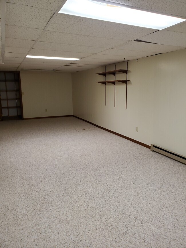 Family Room - 1320 35th Ave S