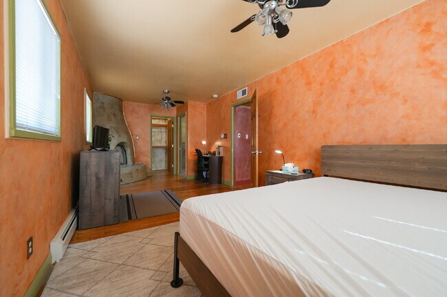 Building Photo - A New Mexico Charm Executive Rental — A Stay Made Simple