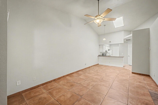 Building Photo - 170 E Guadalupe Rd