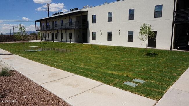 Building Photo - 1061 Ranger St