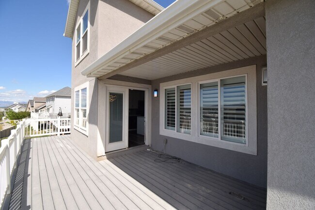 Building Photo - Spacious and Bright 5 Bed 3.5 Bath in Riverton!!