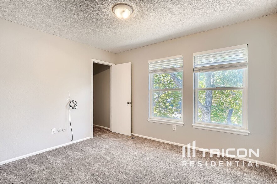 Building Photo - 3954 S Idalia St