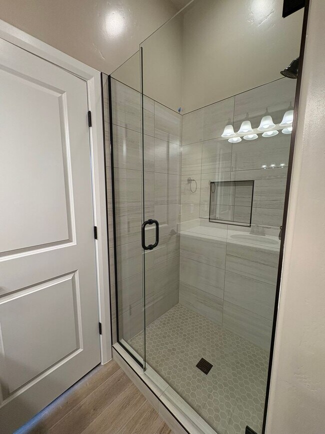 Building Photo - Townhome in Hurricane