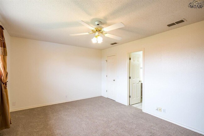 Building Photo - 127 Garrett St