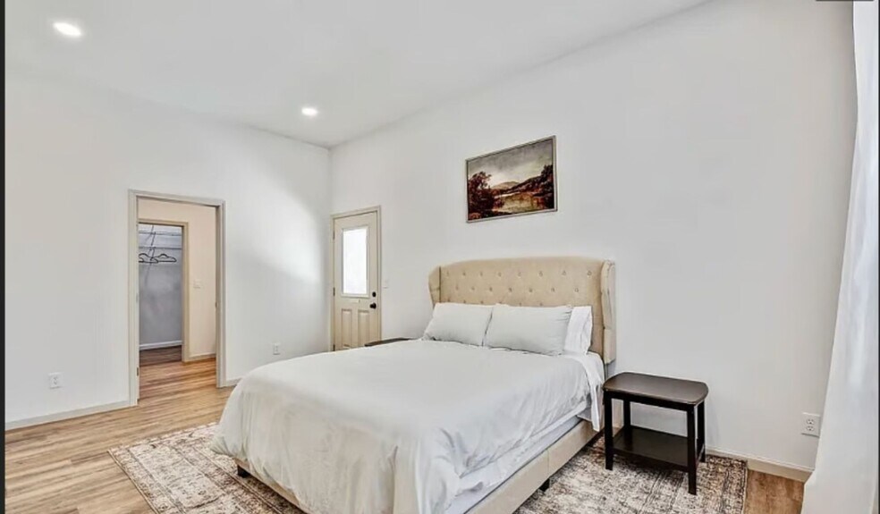 Building Photo - 210 Cottage St