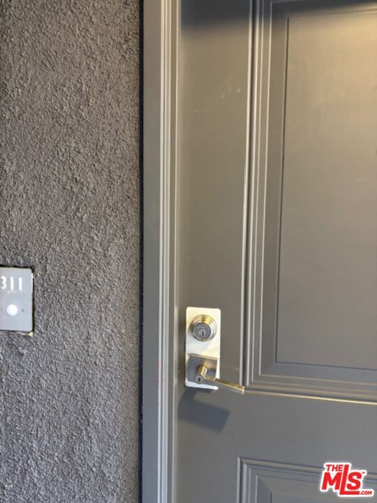 Building Photo - 11925 Kling St