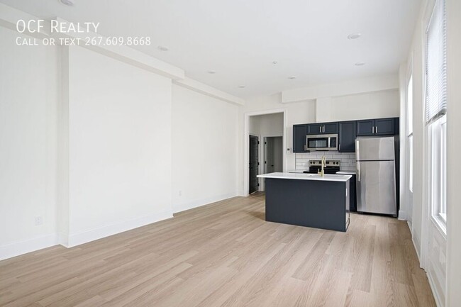 Building Photo - Modern Renovated Fairmount One Bedroom Apa...