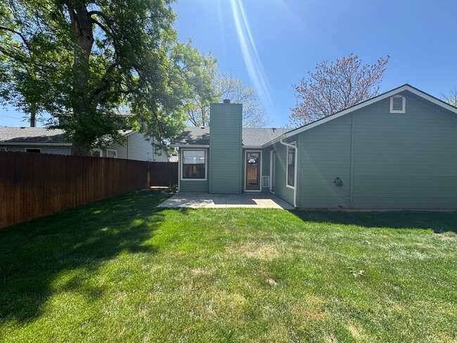 Building Photo - Now leasing in West Boise! This single-lev...