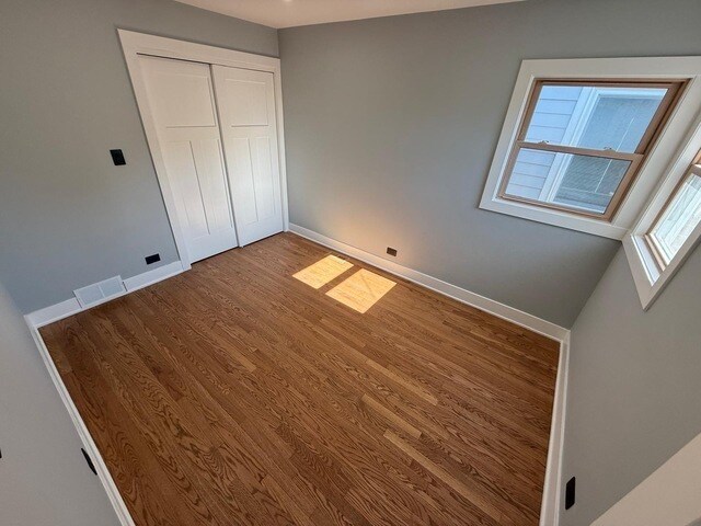 Building Photo - 7441 N Oriole Ave