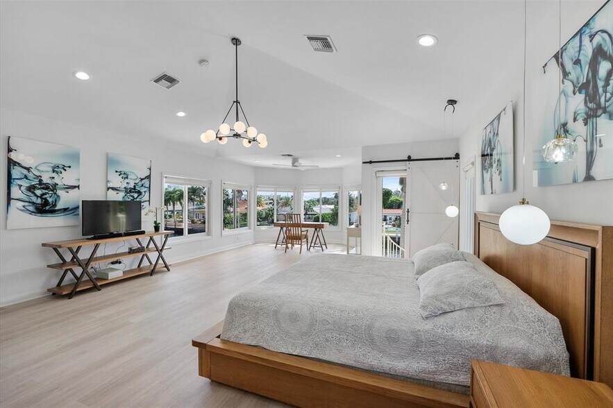 Building Photo - 2484 SE 12th St