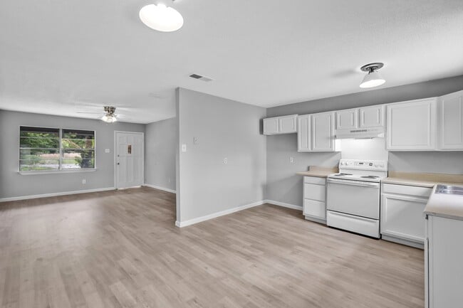 Building Photo - 3105 Scovel Ave