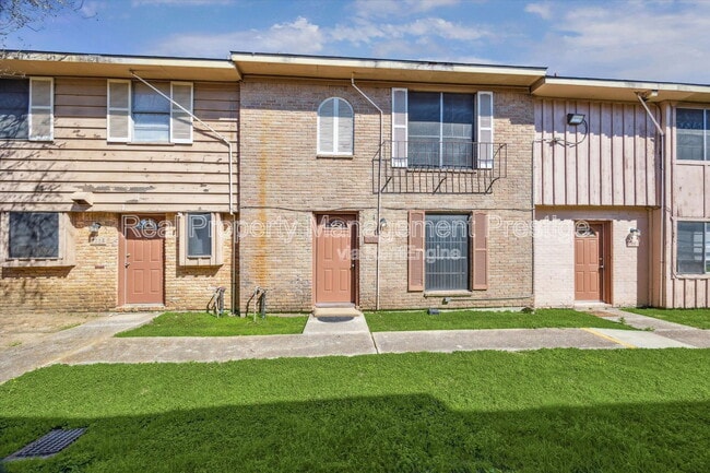 Primary Photo - 3006 Falk Ct