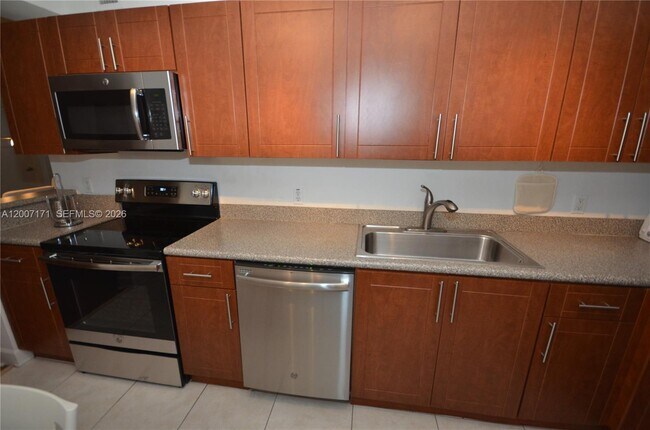 Building Photo - 401 69th St