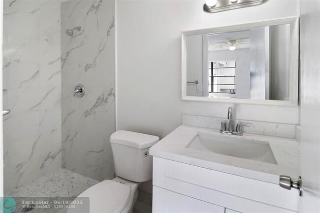 Building Photo - 2590 Coral Springs Dr