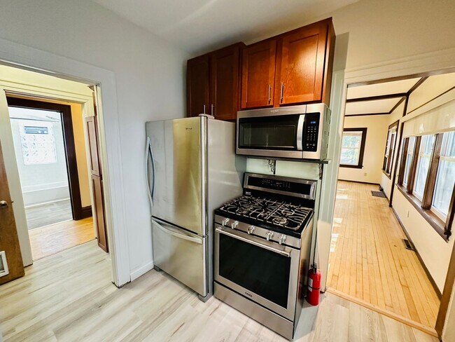 Building Photo - Charming 3-Bedroom Home in the Heart of So...