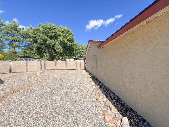 Building Photo - HOUSE - CLARKDALE