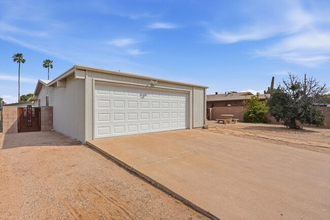 Building Photo - 3455 S Magda Ave
