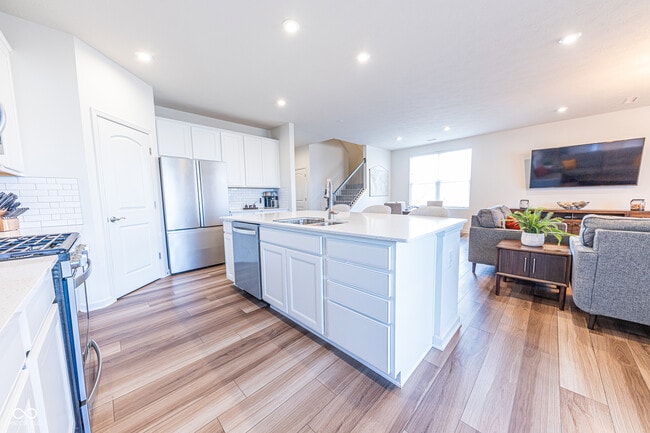 Building Photo - 6786 Sable Point Dr