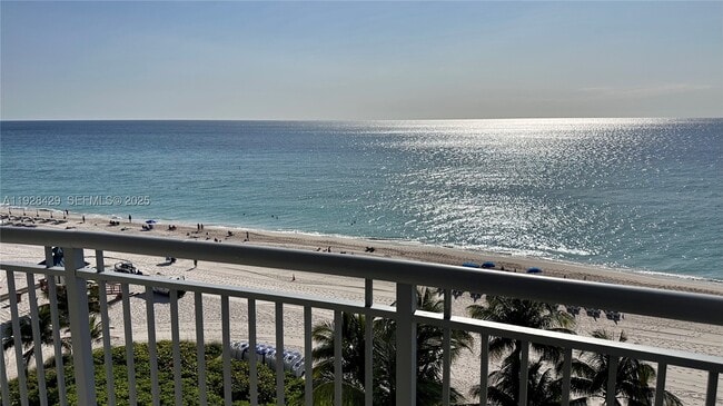 Building Photo - 17375 Collins Ave