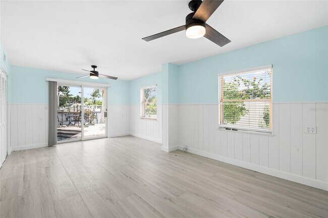 Building Photo - 5541 Bayou Grande Blvd NE