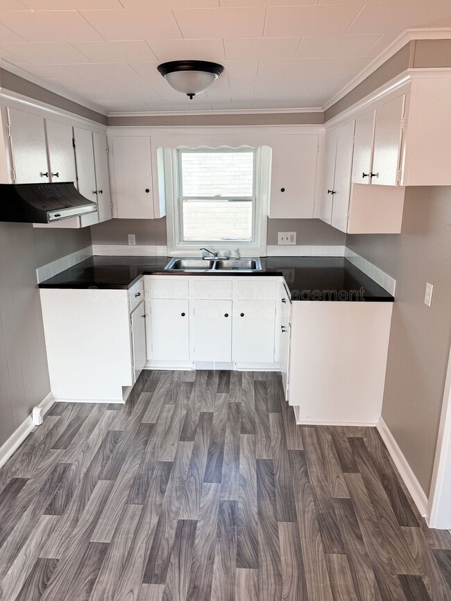 Primary Photo - 88 Elm St