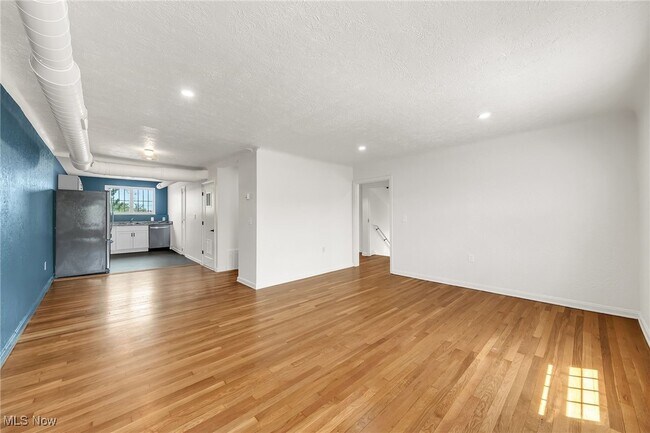 Building Photo - 12900 Madison Ave