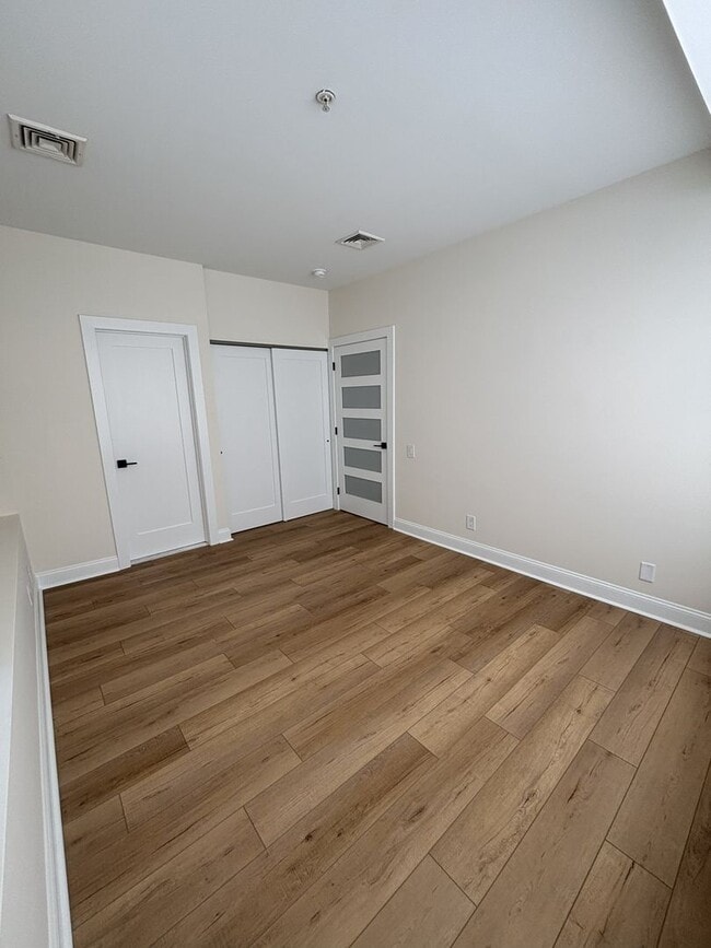 Building Photo - Nob Hill 2 Bedroom 2 Bath renovated Condo in Manayunk for rent $2,495/month