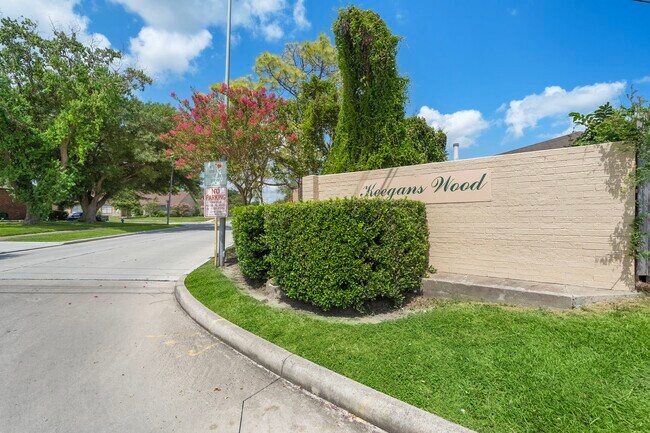 Building Photo - 13938 Plantation Valley Dr