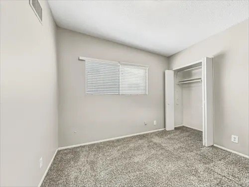 Building Photo - 8831 W Northview Ave