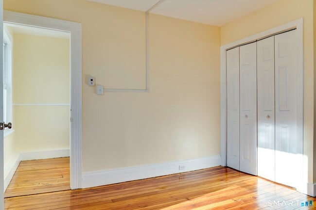 Building Photo - 303 Millville Ave