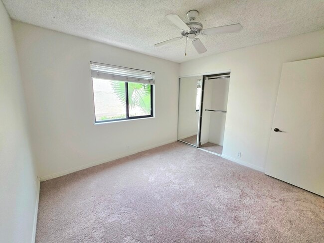 Building Photo - 40329 Sagewood Dr