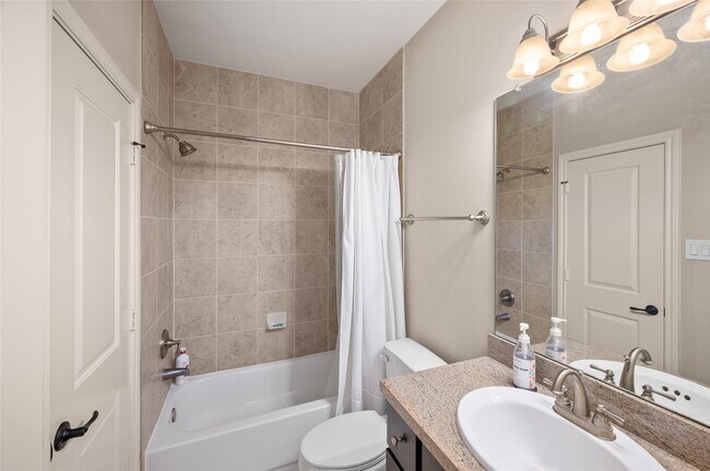 Building Photo - 2423 Beall St