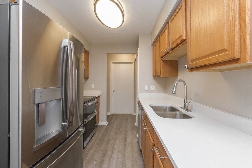 Building Photo - 4360 Grandwood Ln