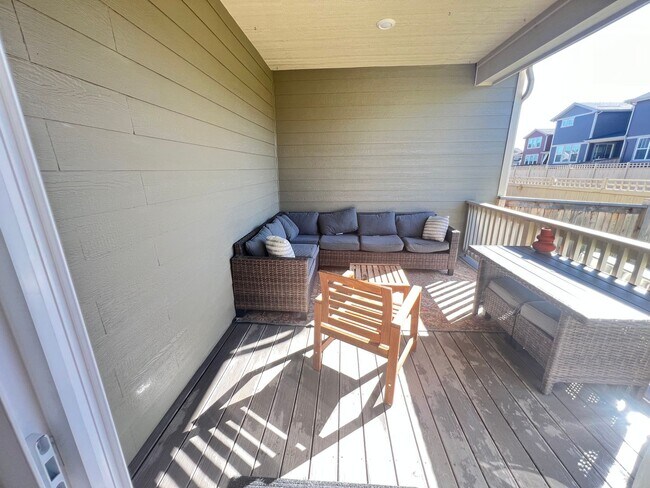 Building Photo - Spacious 3-Bedroom, 2.5-Bath Paired Home