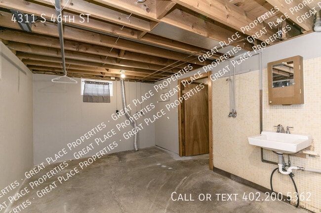 Building Photo - 4311 S 46th St