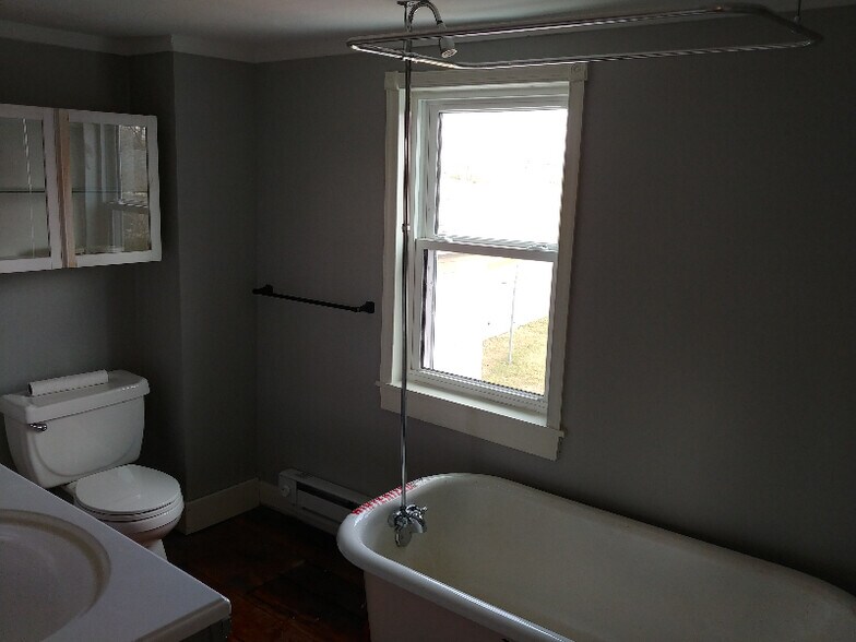 Building Photo - 117 N Middlesex Rd