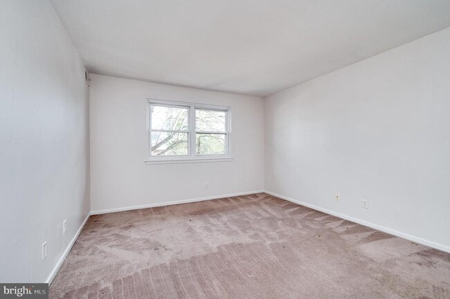 Building Photo - 2912 State Hill Rd