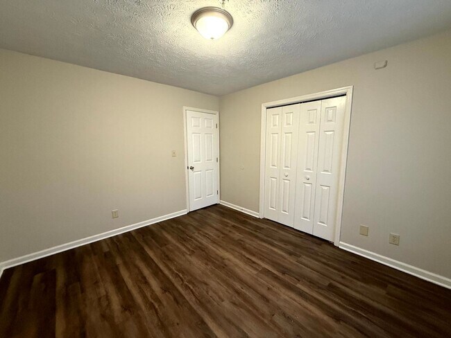 Building Photo - 301 Warton Ln