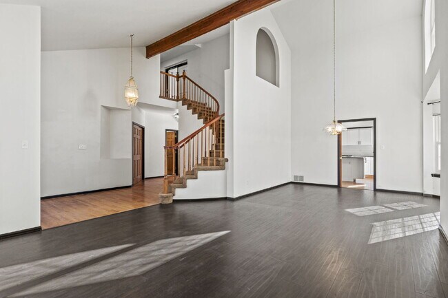 Building Photo - Huge Open-Concept Home in the Vibrant Briargate Neighborhood!