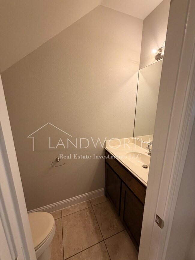 Building Photo - 4604 Angus Dr