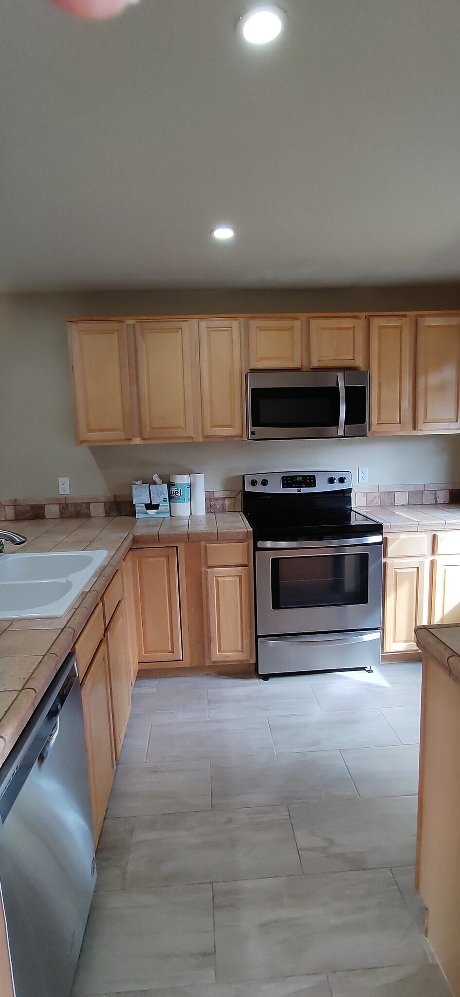 Kitchen doorway view - 250 Parkside Gln