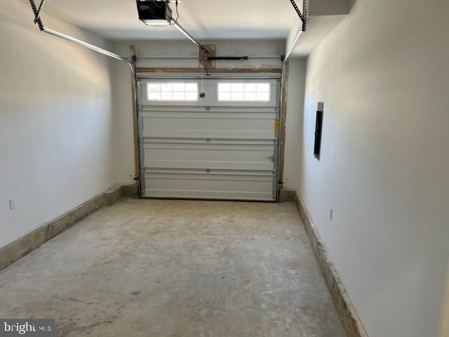 Building Photo - 13499 Damar Dr