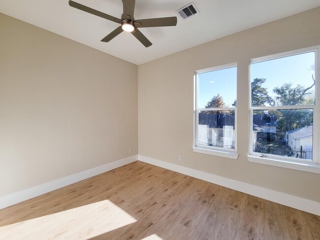 Building Photo - 5613 Leonard St