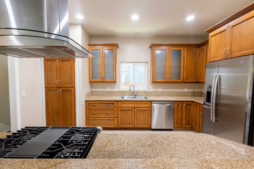 Building Photo - 4210 Halldale Ave