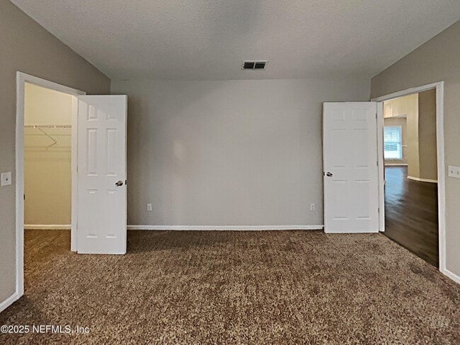 Building Photo - 4400 Apple Tree Pl